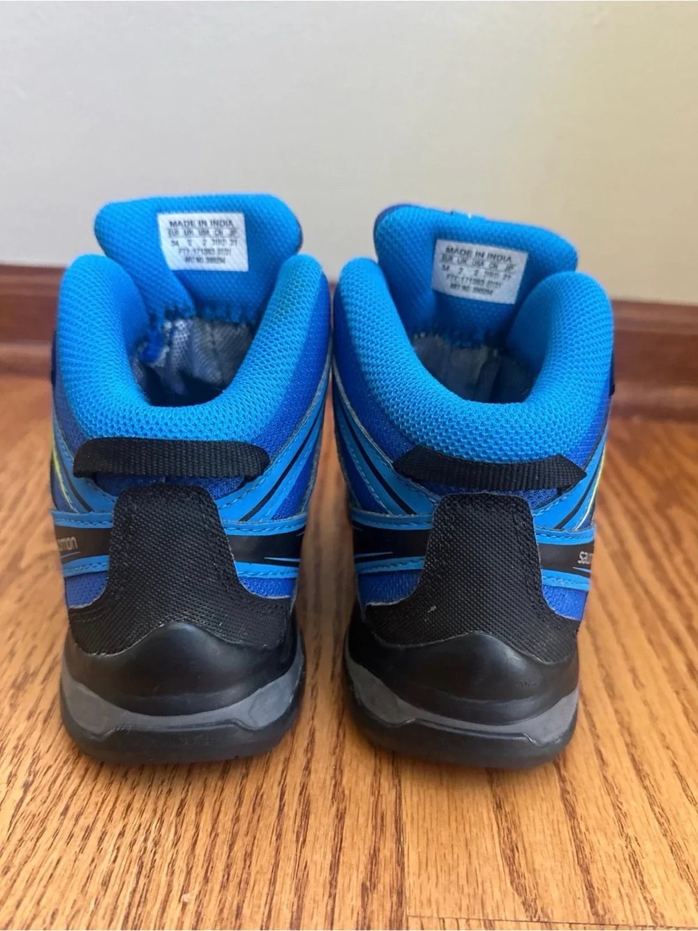 Salomon Hiking Shoes Kids Size 2 X-Ultra GTX